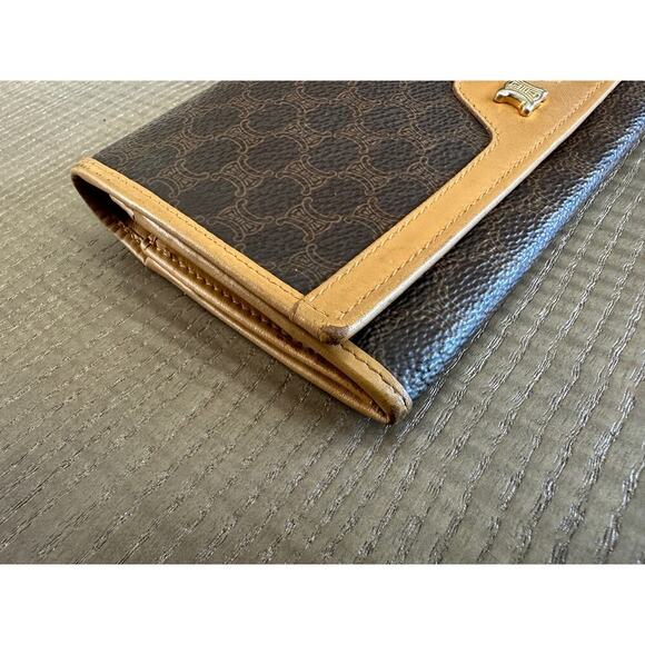 Authentic Celine Long Wallet Purse in Macadamia Beige $1200.00 retail - Picture 3 of 16